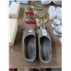 Image 1 : Cast Golf Bag Door Stops, Oriental Medallions, Décor Clogs