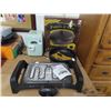 Image 1 : Mini Cooler, Clay Pan, Electric Skillet w/Boxes
