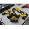 Image 1 : Dewalt Cordless Tools Orbital Sander
