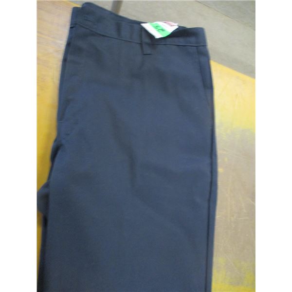 NEW:  MEN'S DICKIE WORK PANTS (SIZE 42 X 32)