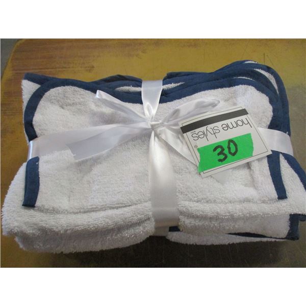 NEW:  3 PIECE HEAVY TOWEL SET (BLUE & WHITE)
