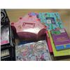 Image 3 : BOX C/W KID'S ACCESSORIES
