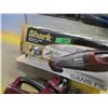 Image 2 : ESTATE:  SHARK HAND VACUUM