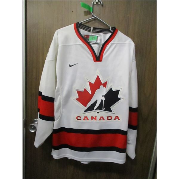 TEAM CANADA JERSEY (SIZE MEDIUM)