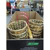 Image 3 : ESTATE:  BOX C/W ASSORTED BASKETS