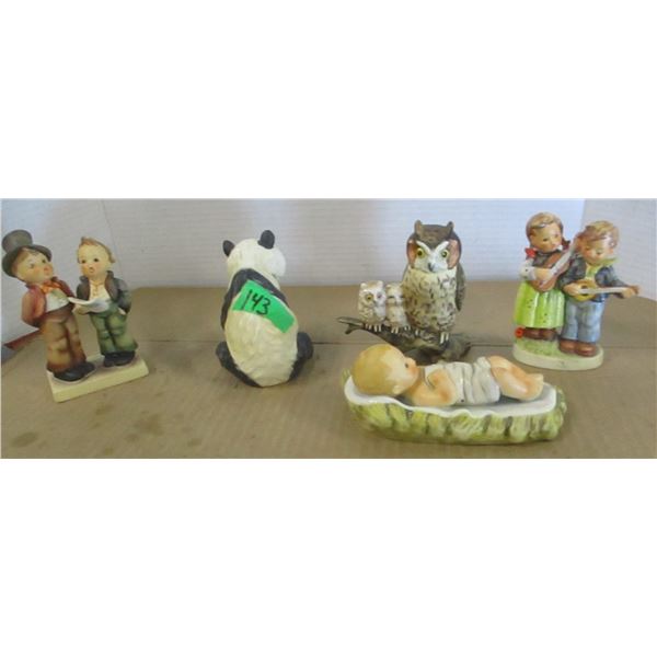 ESTATE/COLLECTABLE:  FLAT C/W 4 SMALL GOEBEL ORNAMENTS