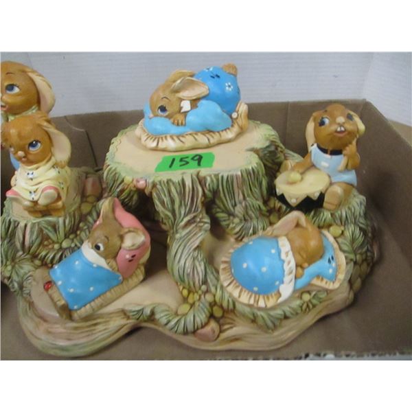 ESTATE/COLLECTABLE:  5 PENDELFIN ORNAMENTS C/W STAND