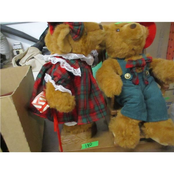 ESTATE/COLLECTABLE:  2 BEARS SITTING ON A BENCH ORNAMENT