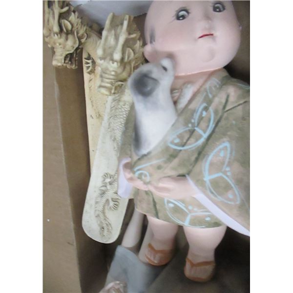 ESTATE/COLLECTABLE:  FLAT C/W 6 ASSORTED ORNAMENTS