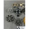 Image 2 : Great Collection of Vintage Brooches