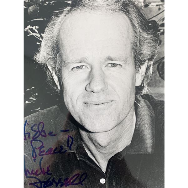 Mike Farrell signed photo