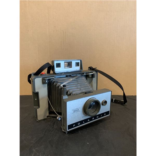 Vintage Polaroid Automatic 320 Land Camera