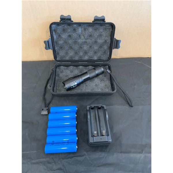 Power Style LED 800M Waterproof Flashlight