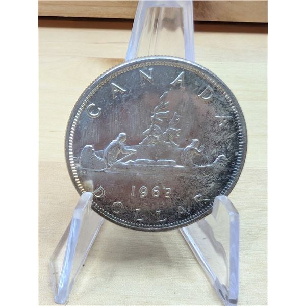 Lot 107-1) 1 Canadian silver Dollar 1963
