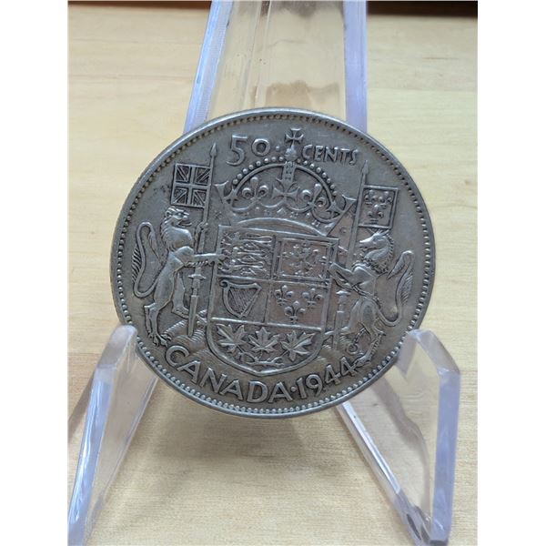 Lot 110-1) Canadian silver 50c 1944