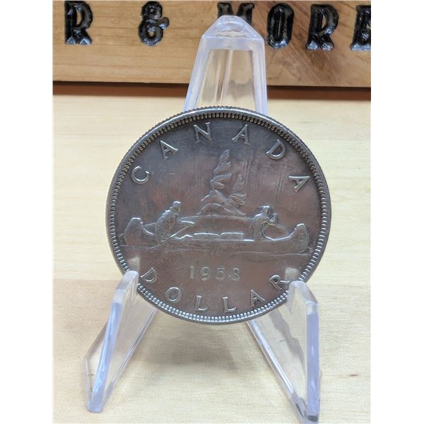 Lot 111-1) 1 Canadian silver Dollar 1953