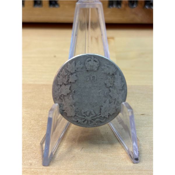 Lot 52-1) Canadian silver 50c unvisible year