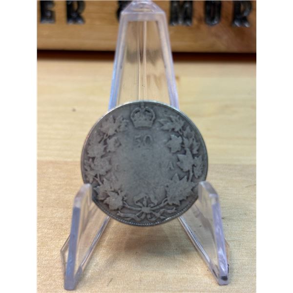 Lot 54-1) Canadian silver 50c unvisible year