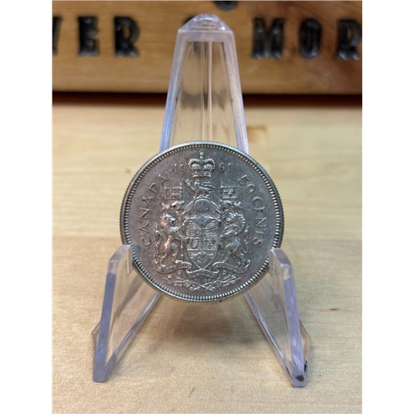 Lot 104-1) Canadian silver 50c 1961