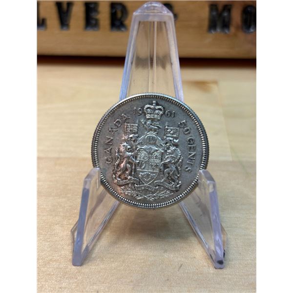 Lot 112-1) Canadian silver 50c 1961