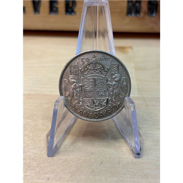 Lot 114-1) Canadian silver 50c 1942