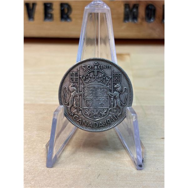 Lot 116-1) Canadian silver 50c 1941