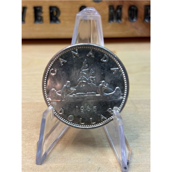 Lot 117-1) 1 Canadian silver Dollar 1965