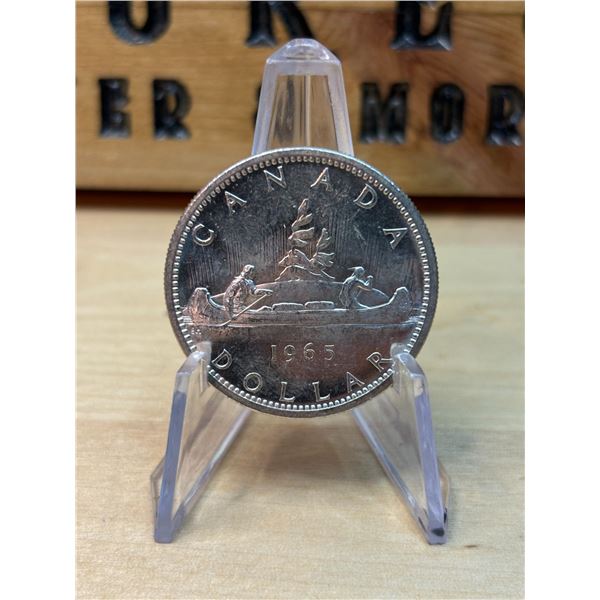 Lot 123-1) 1 Canadian silver Dollar 1965
