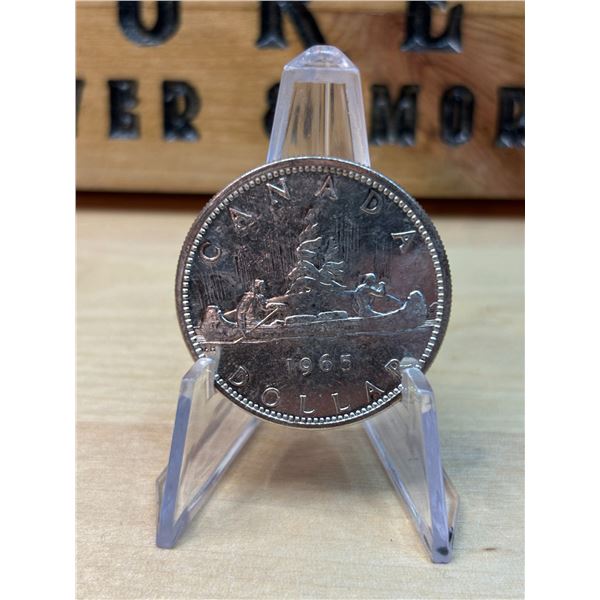 Lot 125-1) 1 Canadian silver Dollar 1965