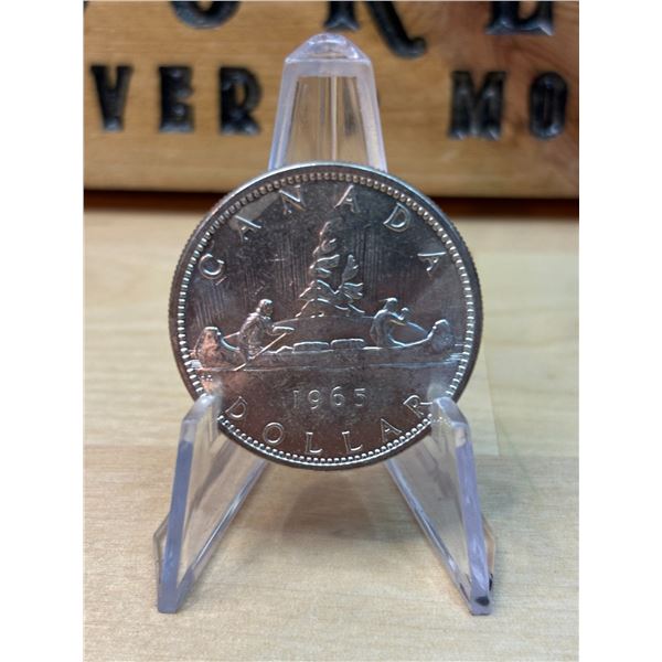 Lot 133-1) 1 Canadian silver Dollar 1965