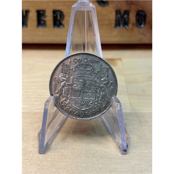 Lot 134-1) Canadian silver 50c 1951