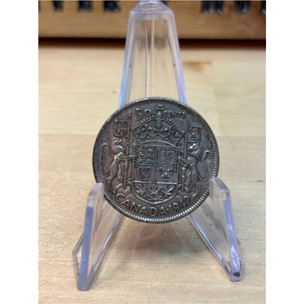 Lot 138-1) Canadian silver 50c 1942
