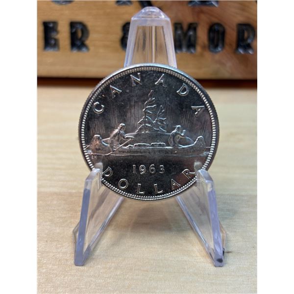 Lot 147-1) 1 Canadian silver Dollar 1963