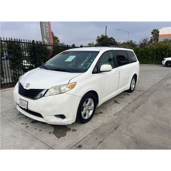 TOYT SIENNA 2011 T-SMOG -2 DAYS