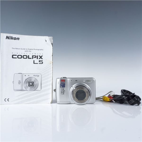 Nikon Coolpix L5 Digital Camera, Silver