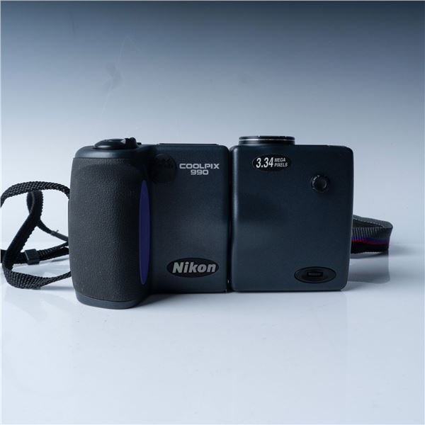 Nikon Digital Camera, Coolpix 990, 3.34 Megapixels