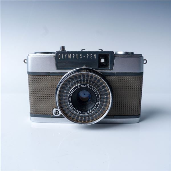 Olympus Pen EES-2 Half-Frame Film Camera with D. Zuiko Lens