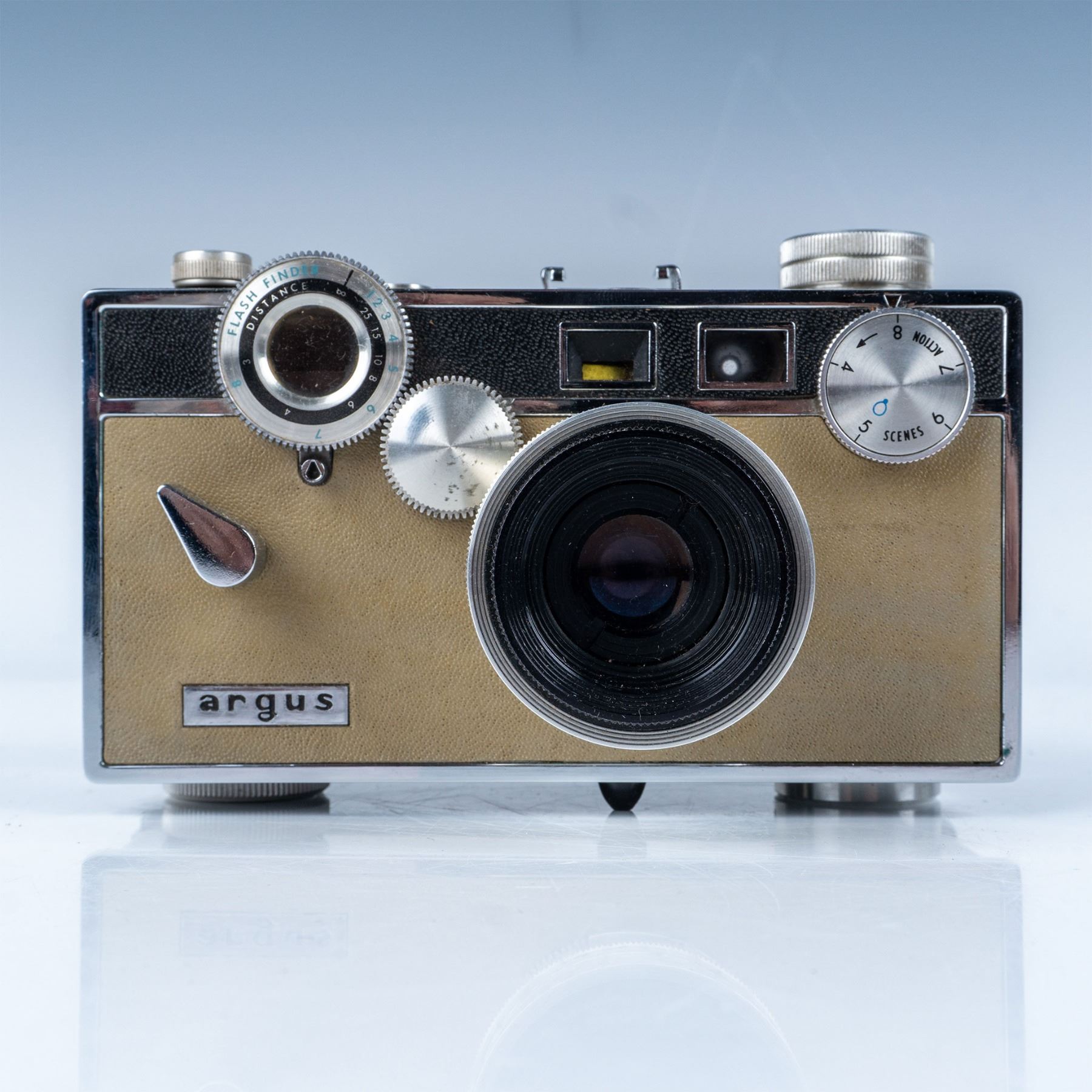 Angus Camera Vintage Argus C3 Rangefinder Camera in Original Leather Case