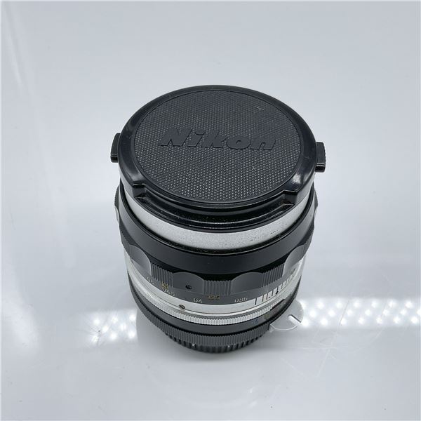 Nippon Kogaku NIKKOR-S 35mm f/2.8 Lens with Cap