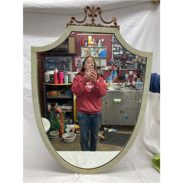 VINTAGE MIRROR