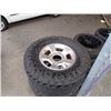 Image 2 : 35X12.5 R17 TIRES WITH 8 LUG WHEELS