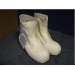 MILITARY SURPLUS AUCTION- (APPROX 24)PR EXTREME COLD WEATHER BOOTS WHITE, SIZES 11W, 11R, 10R