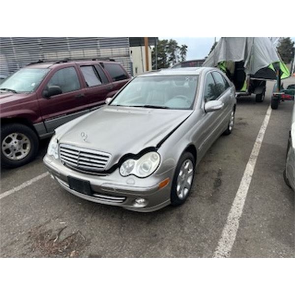 2005 Mercedes-Benz C240