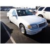 Image 2 : 1999 Mercedes-Benz C230 RUNS WITH MECHANICAL PROBLEMS