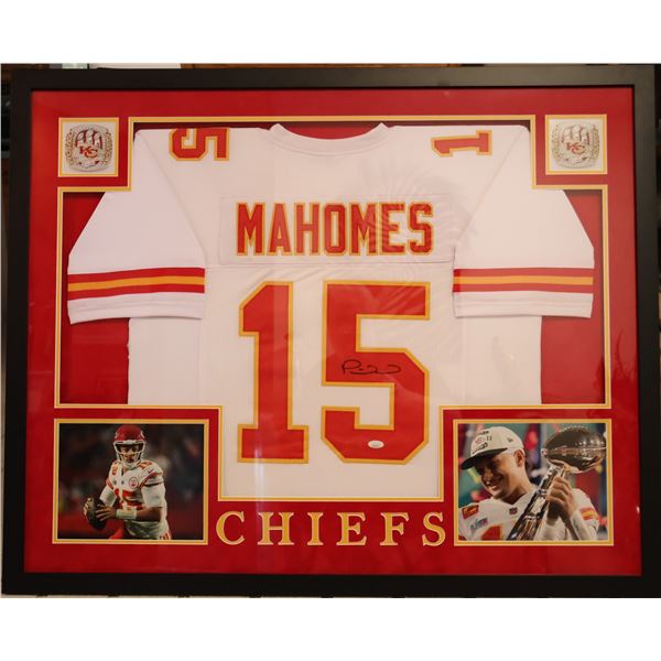 Patrick Mahomes, KC Chiefs Quarterback signed Jersey, JSA Authenticated, Custom Framed