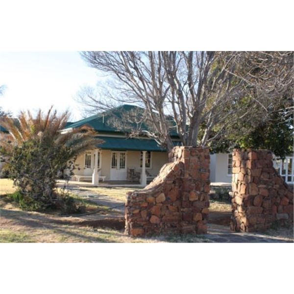 South Africa - Hein Funk of Big Water Safaris is offering a 6-Days hunt for 2 Hunters.