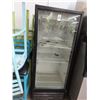 Image 1 : True Mid Size Single Door Ref. Merchandiser 40 degrees