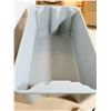 Image 2 : BAC EN FIBRE DE VERRE STACKABLE ORBIS 27"x16"x11"