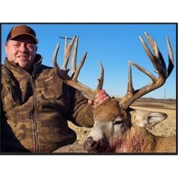 Trophy Whitetail Hunt in Alberta