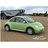 Image 2 : 2005 VOLKSWAGEN BEETLE 2 DOOR CAR